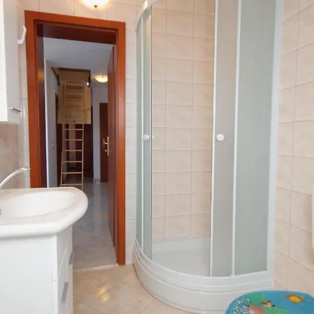 5458c Apartment *