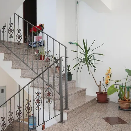 5458c Apartment *